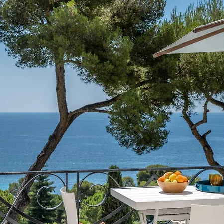 Mera Cosy With Incredible Sea View Apartment