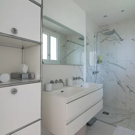 Mera Cosy With Incredible Sea View Apartment